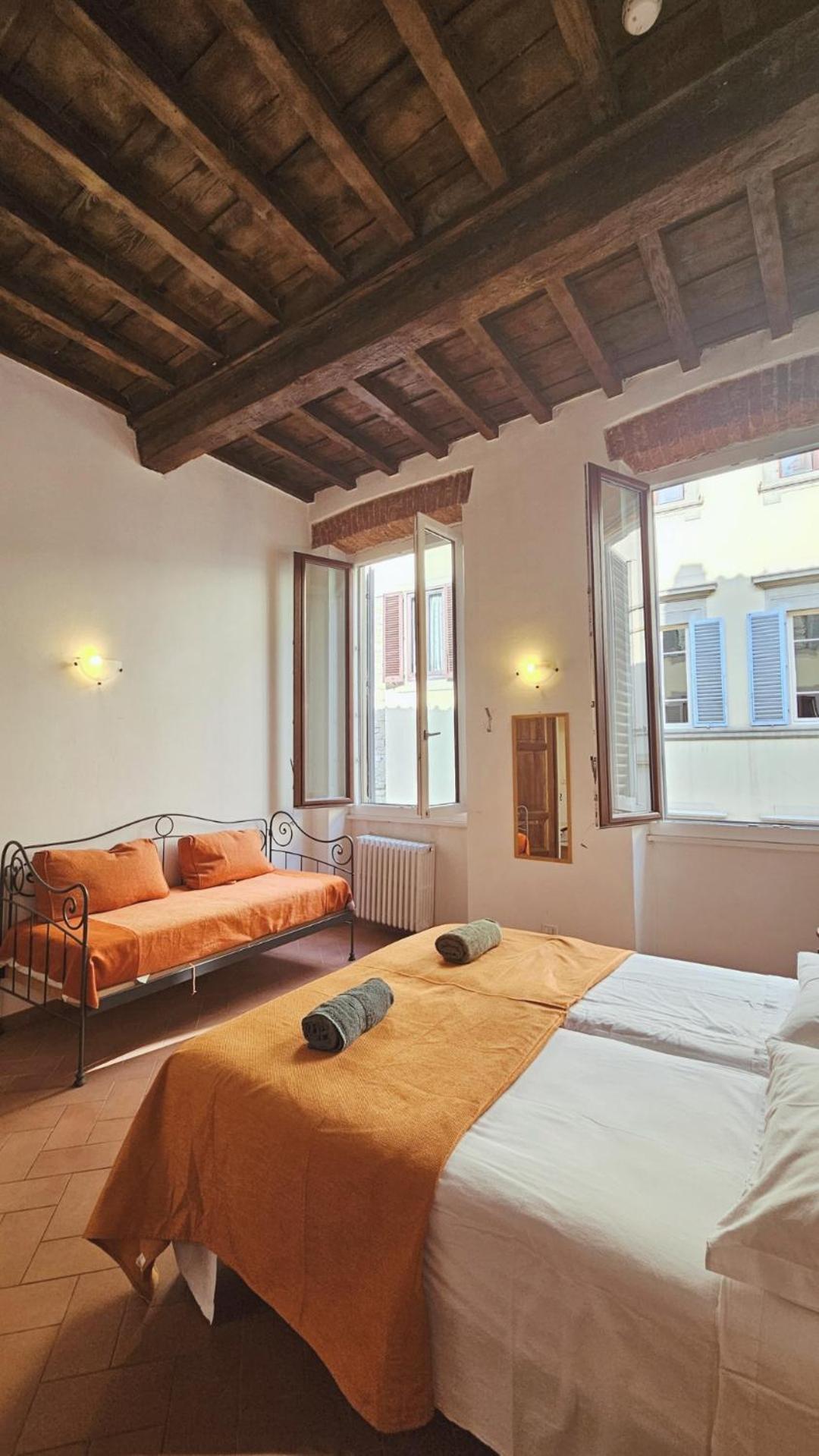 Apartment Vista Duomo, L'esperienza Di Dormire Nella Storia