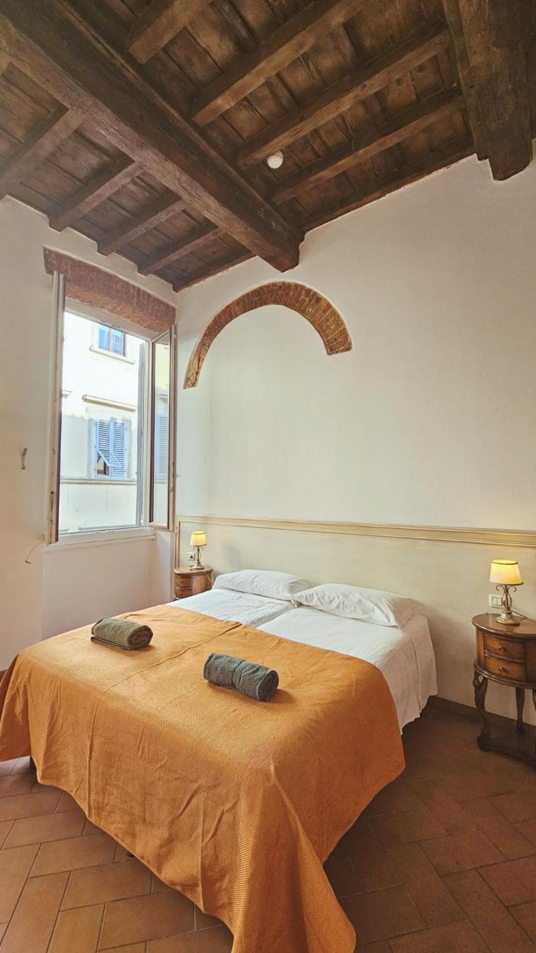 Apartment Vista Duomo, L'esperienza Di Dormire Nella Storia *
